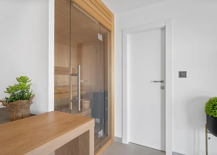 Magic View Split With Pool * 포드스트라나