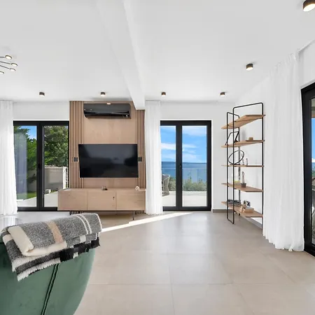 Magic View Split With Pool Villa Podstrana