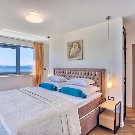 Villa Magic View Split With Pool