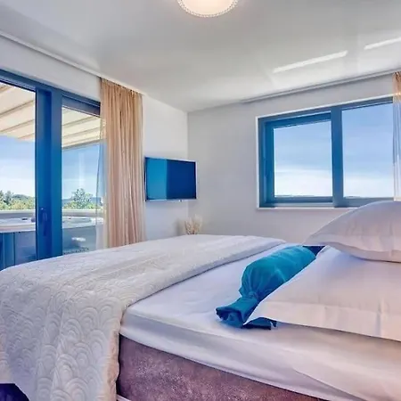 Magic View Split With Pool Villa