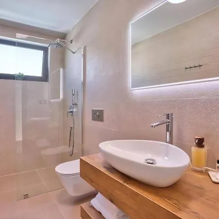 Villa Magic View Split With Pool *