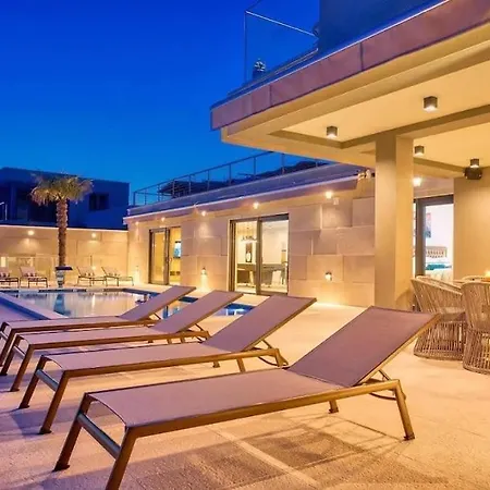 Villa Magic View Split With Pool Podstrana