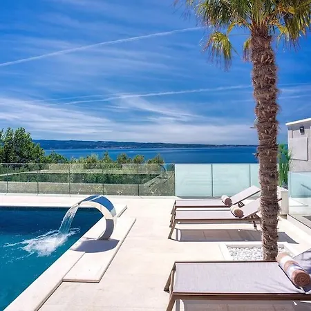 Magic View Split With Pool Villa Podstrana