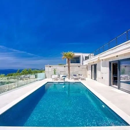 Villa Magic View Split With Pool Podstrana