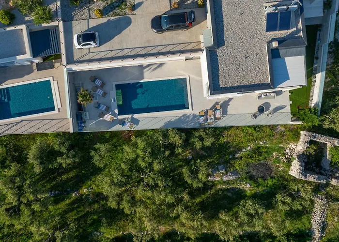 Vila Magic View Split With Pool *