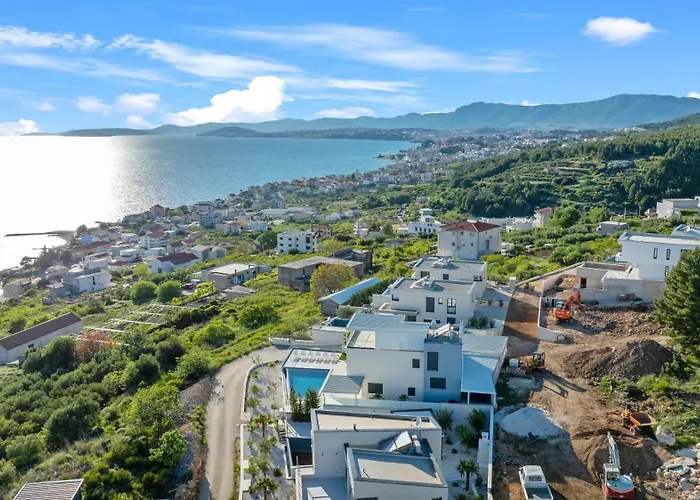 Magic View Split With Pool * Podstrana