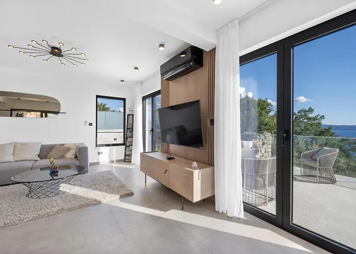 Magic View Split With Pool Podstrana