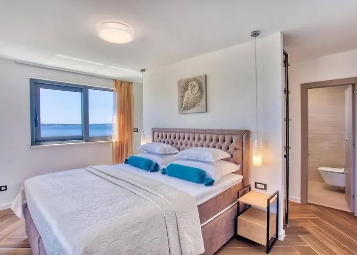 Vila Magic View Split With Pool