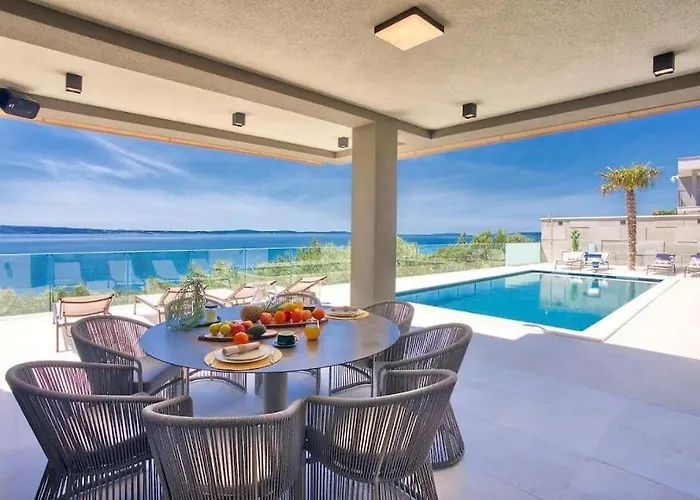 Vila Magic View Split With Pool