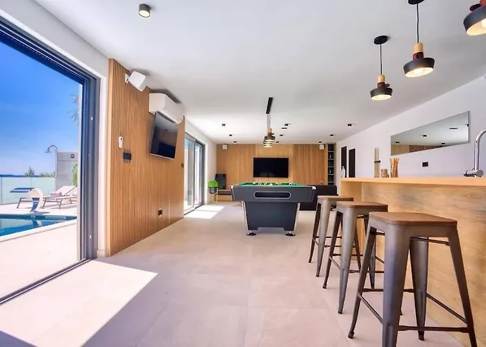 Magic View Split With Pool Vila *