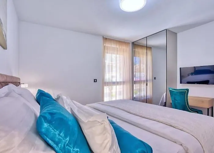 Magic View Split With Pool Vila Podstrana