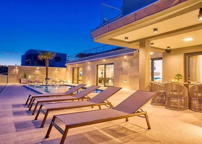 Vila Magic View Split With Pool Podstrana