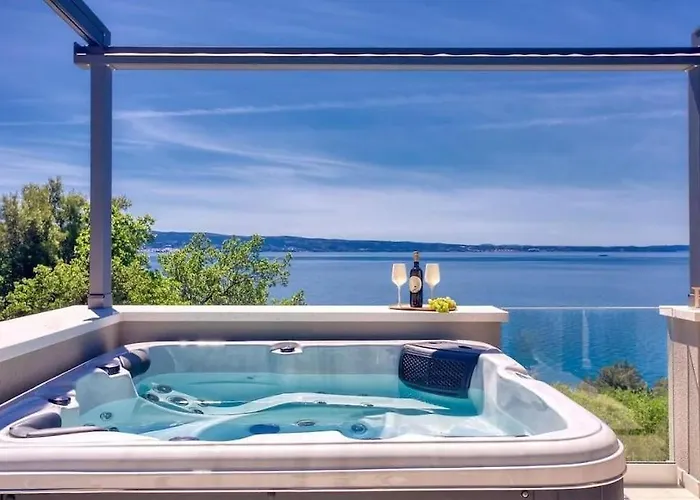 Vila Magic View Split With Pool *