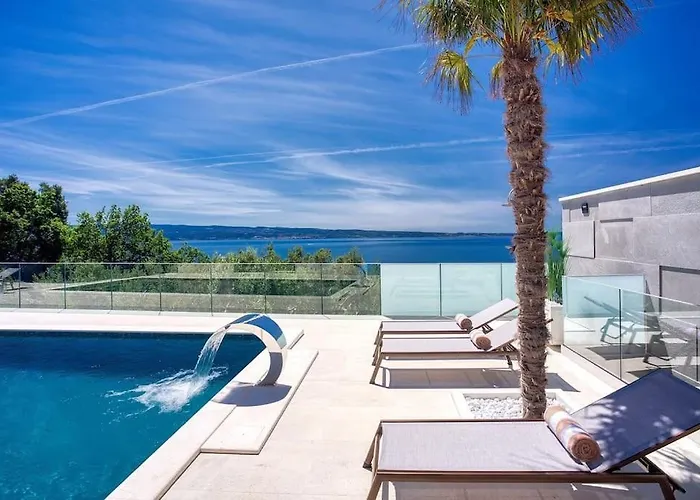 Magic View Split With Pool Vila Podstrana