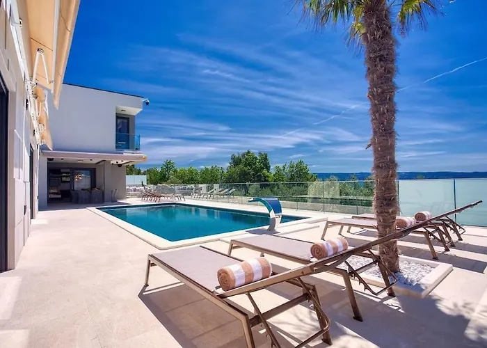 Magic View Split With Pool